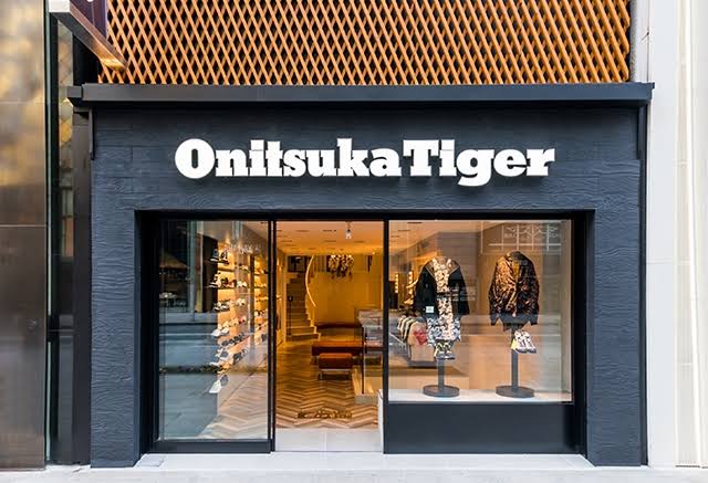 潮鞋Onitsuka Tiger近年爆火 带动母公司股价狂飙10倍，半年净赚RM15亿！